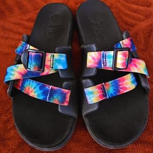 Chaco kids size 6 tie-dye slip on sandals